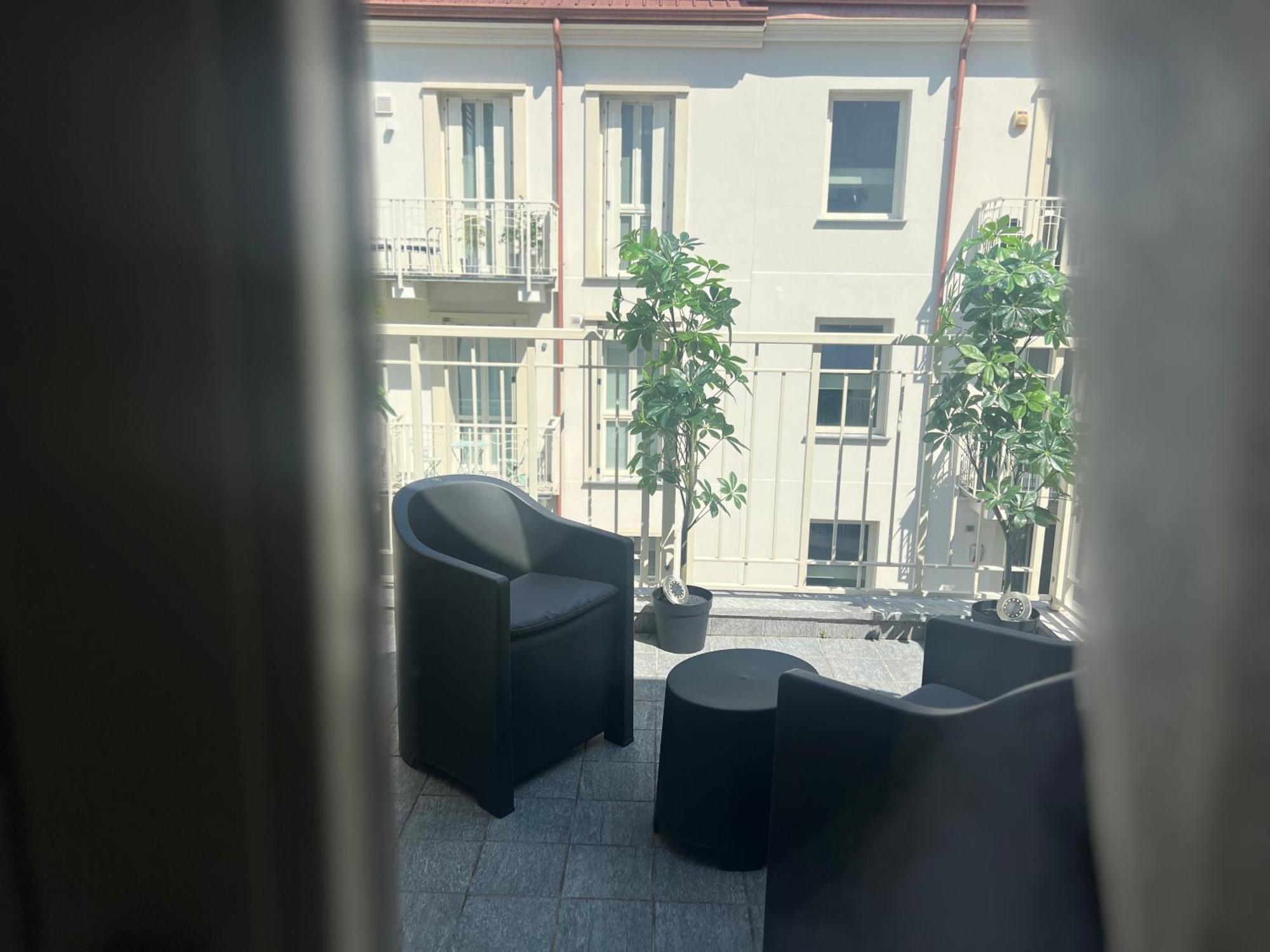 Regina In Melegnano - Wifi, Breakfast Box And Terrace Apartment *