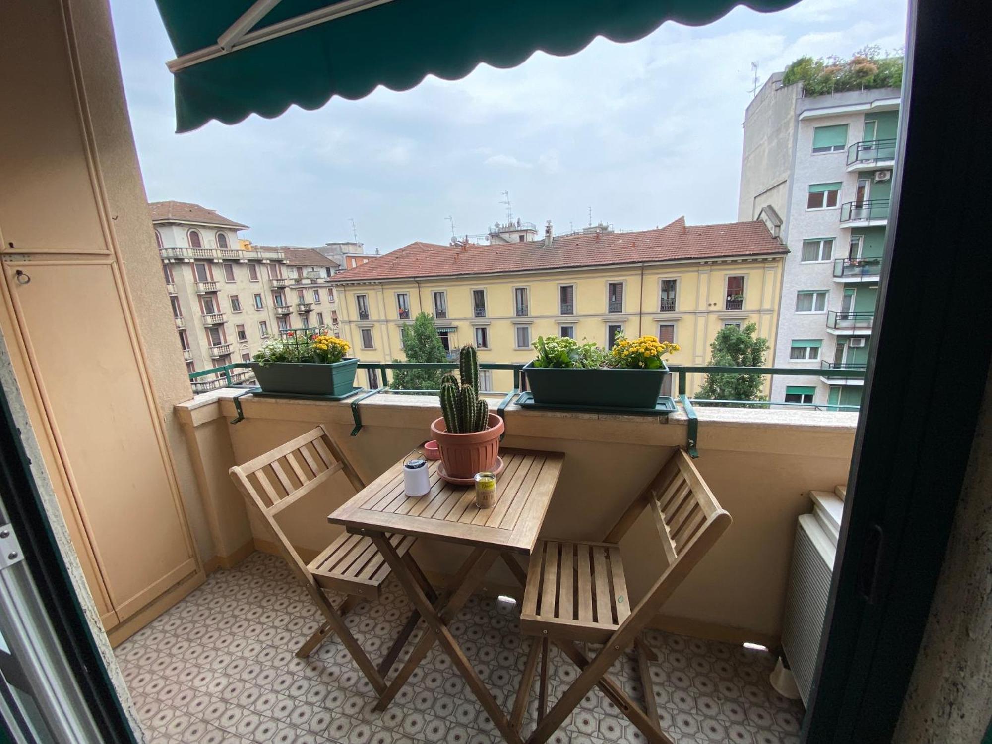 Apartamento Daniela's Spazioso Ai Navigli Milão