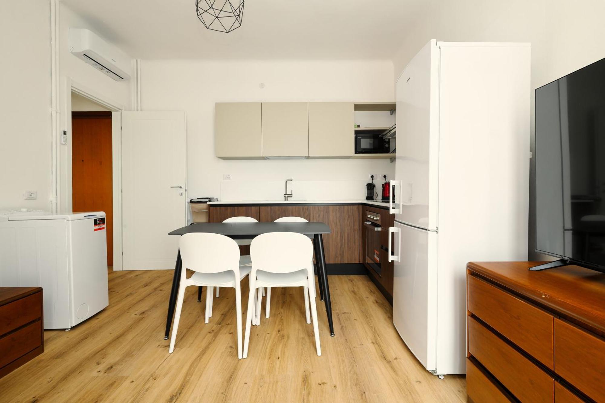 Apartment Joivy 1-bed With Balcony Near Subway