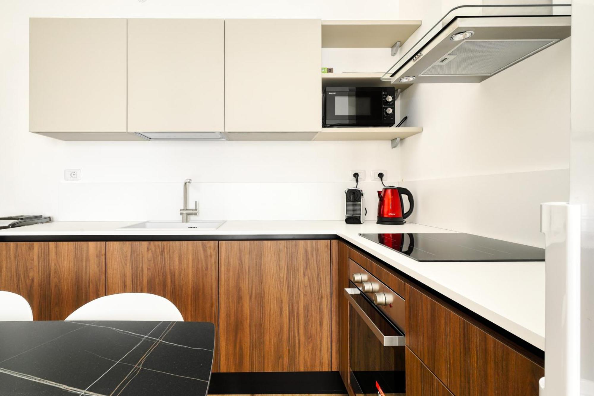 Joivy 1-bed With Balcony Near Subway