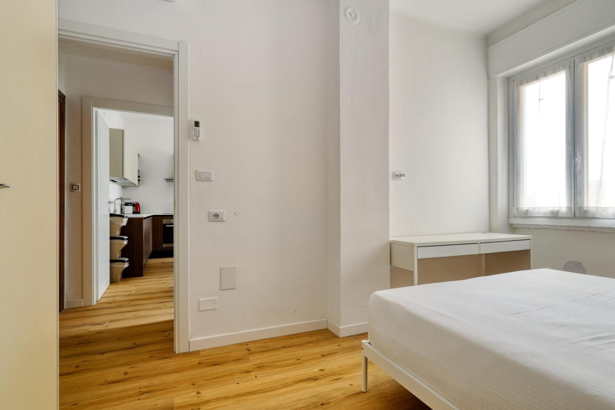 Joivy 1-bed With Balcony Near Subway Apartment Mailand