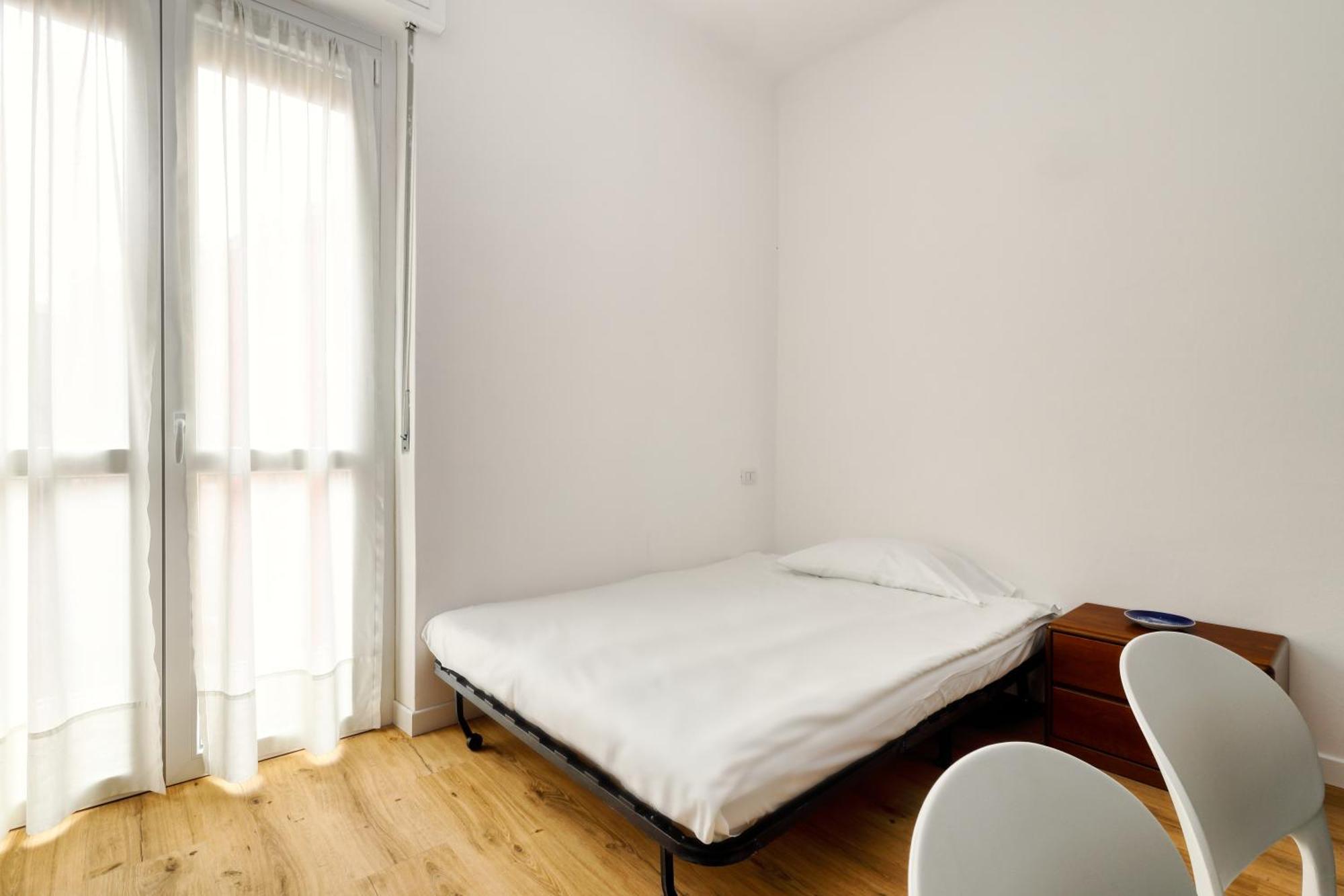 Joivy 1-bed With Balcony Near Subway *