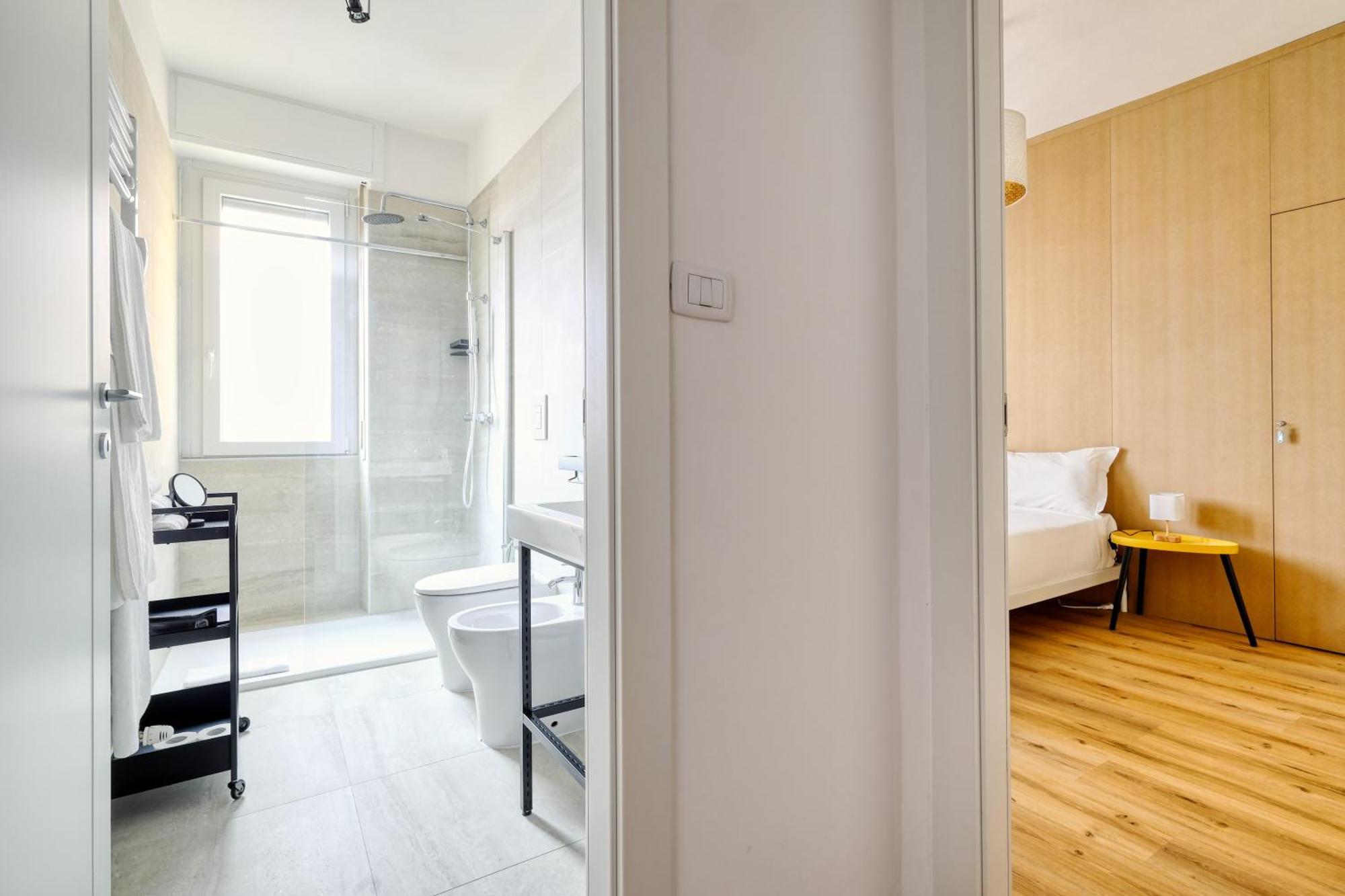 Joivy 1-bed With Balcony Near Subway Mailand