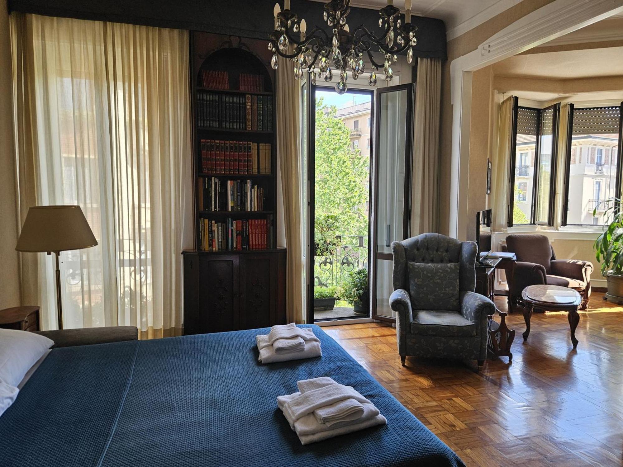 Homegallery - Elegante Milanese Apartamento Milão