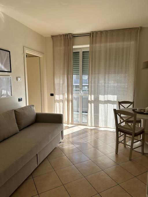 Apartment Accogliente - Milan