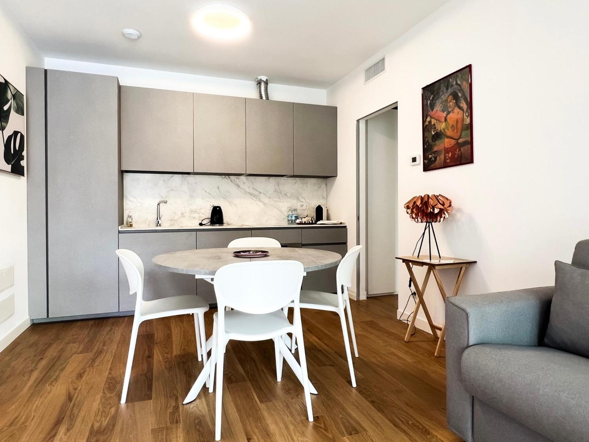 Comecasa Modern Terraced & Palestra Apartment