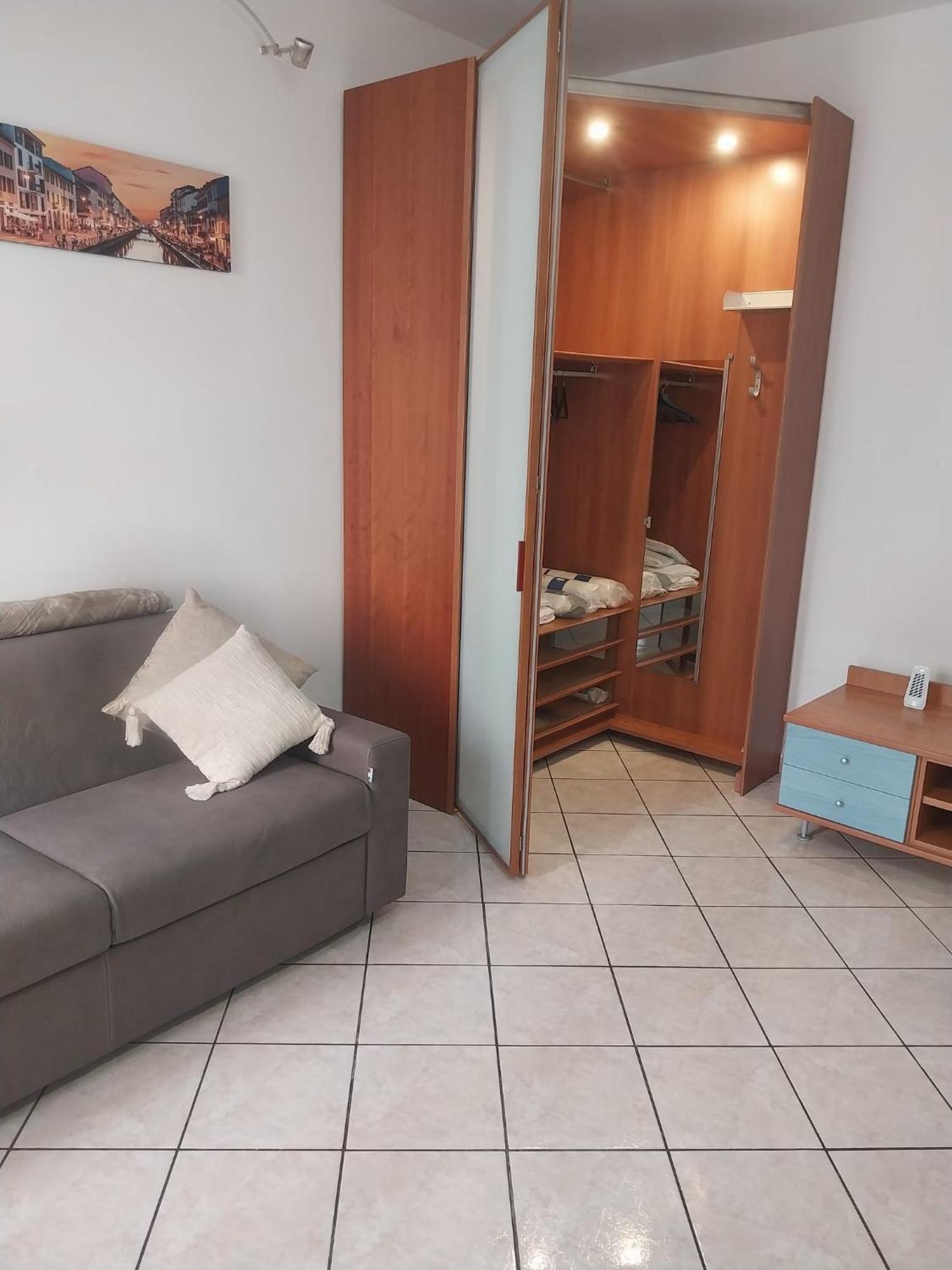 Apartment House Bi-cocchi *