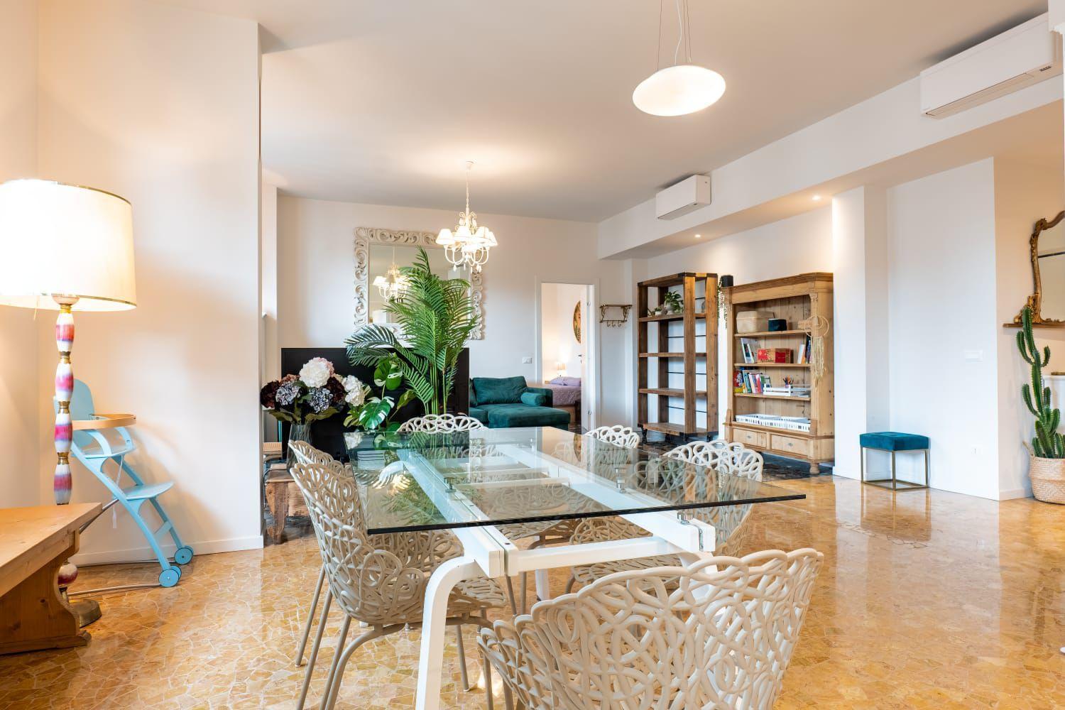 Amazing Floor Apartment *