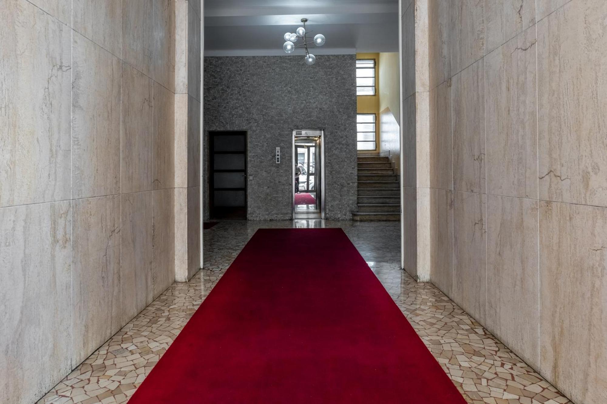 Amazing Floor