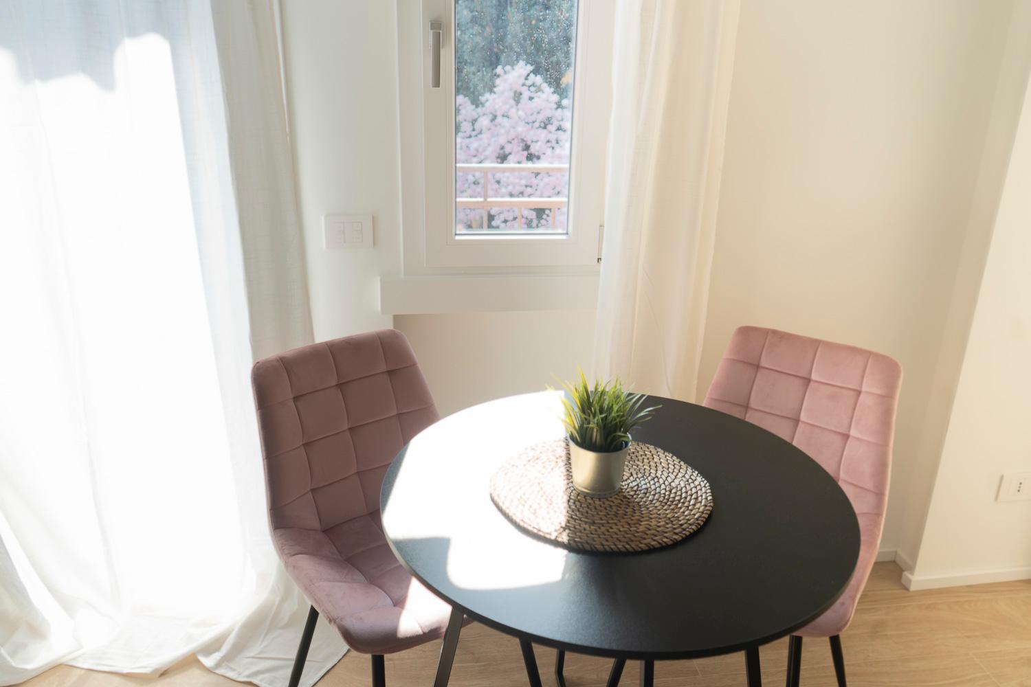 Bos1 - Station • New Chic • Apartment