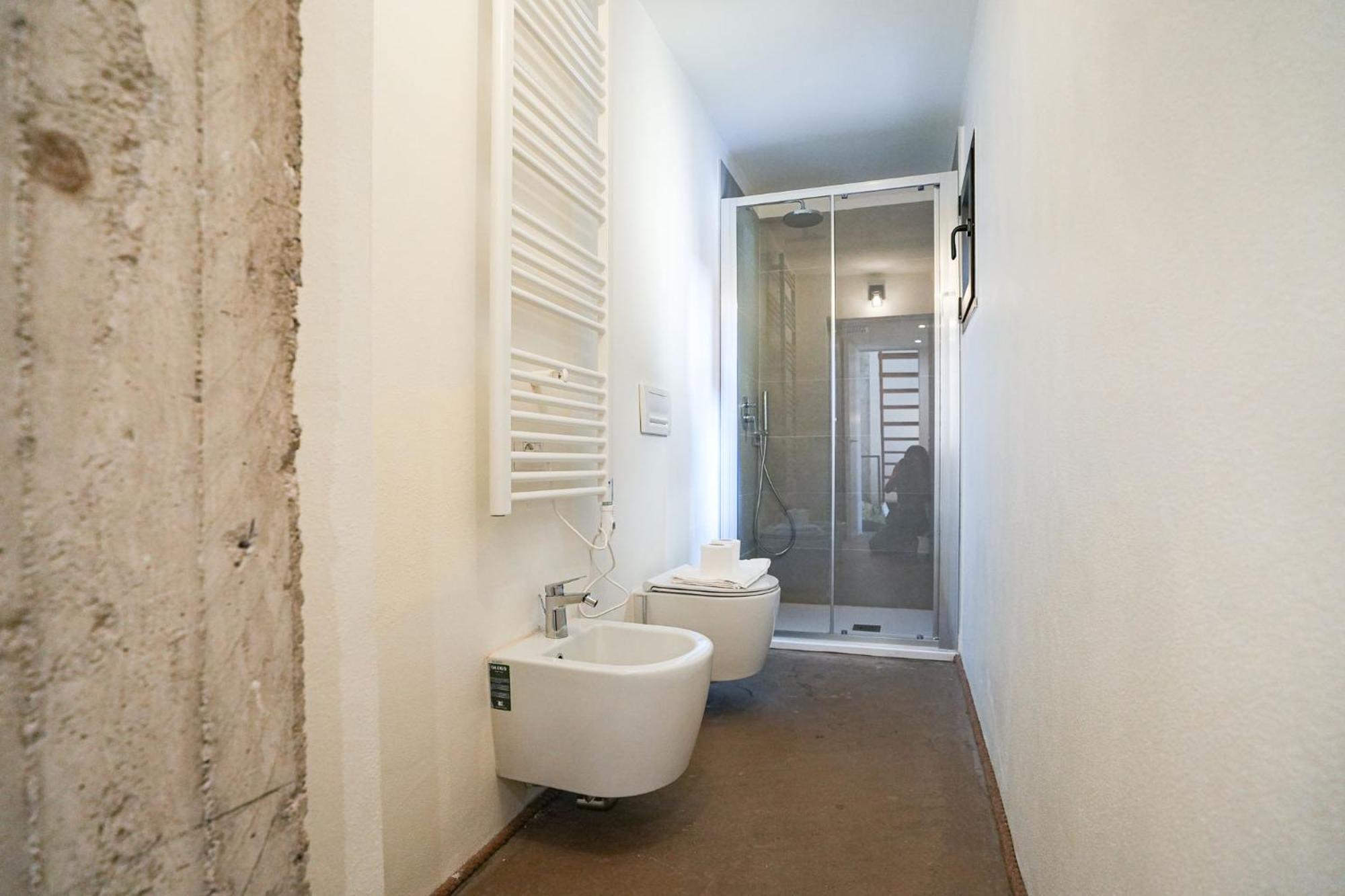 Del Re House, Parking Free