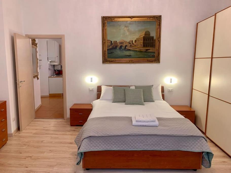 Apartment De Angeli Charm Mailand