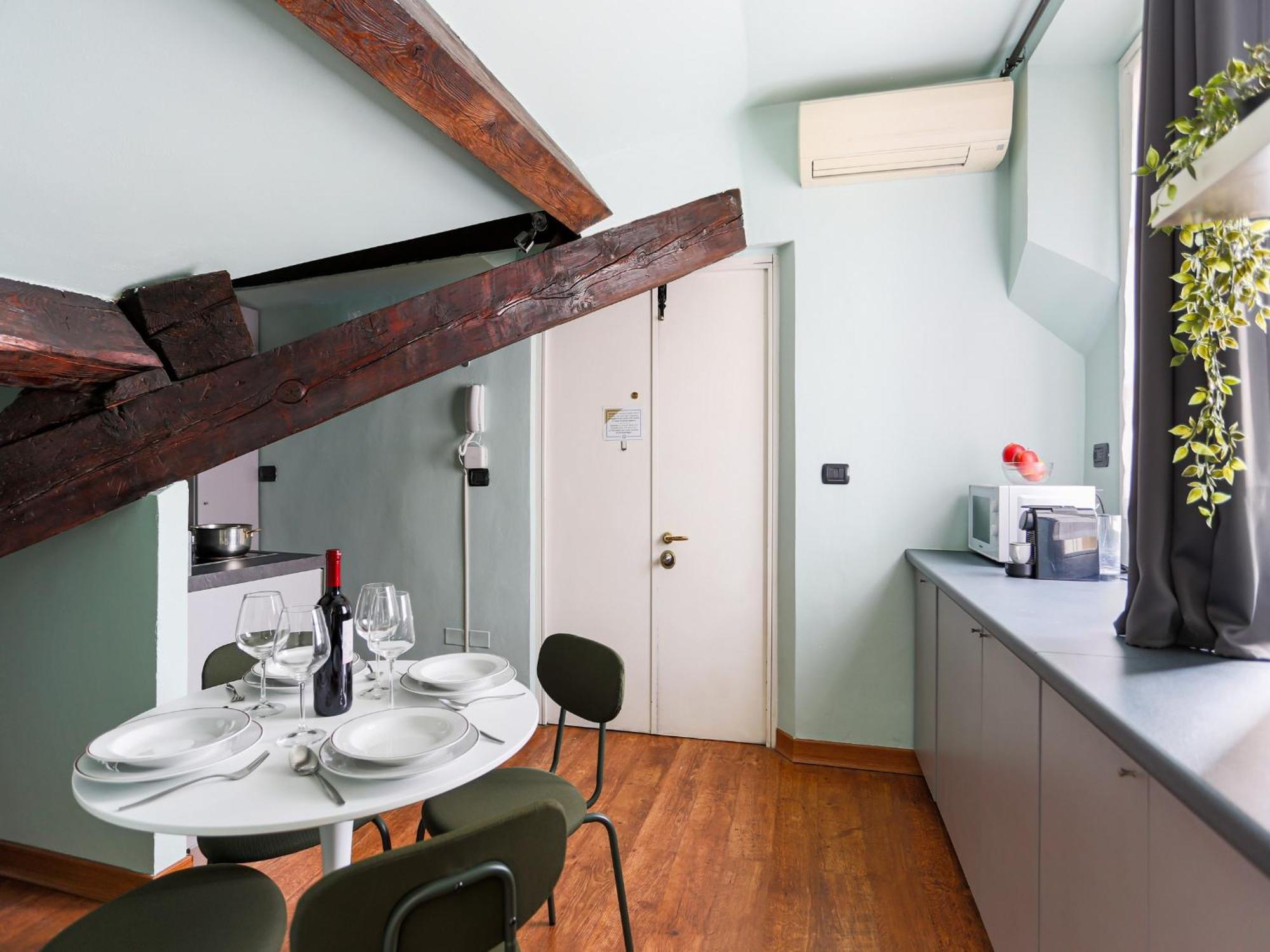 The Rent - Flat In Brera District Milão
