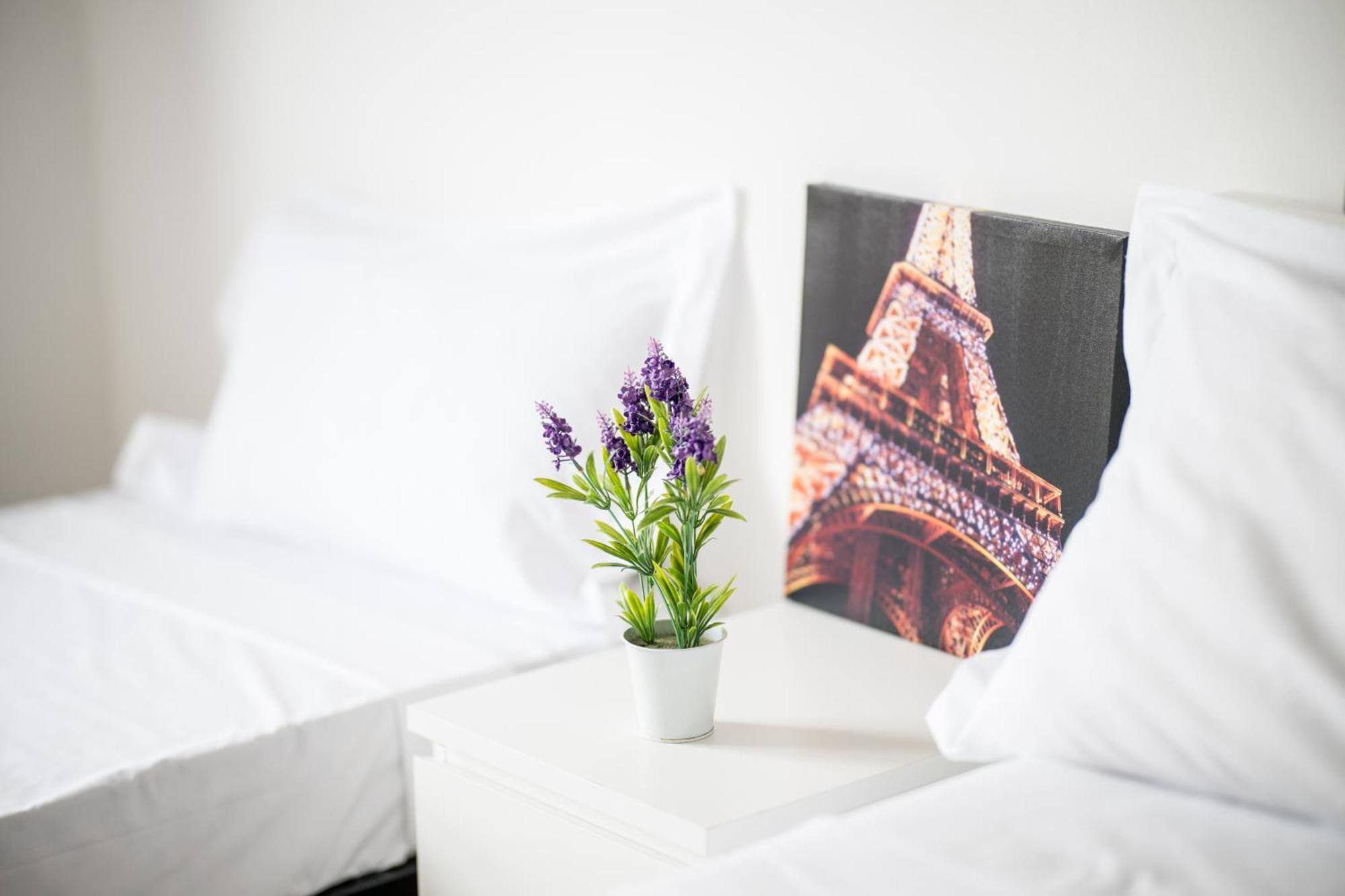 Airguest Station Apartment