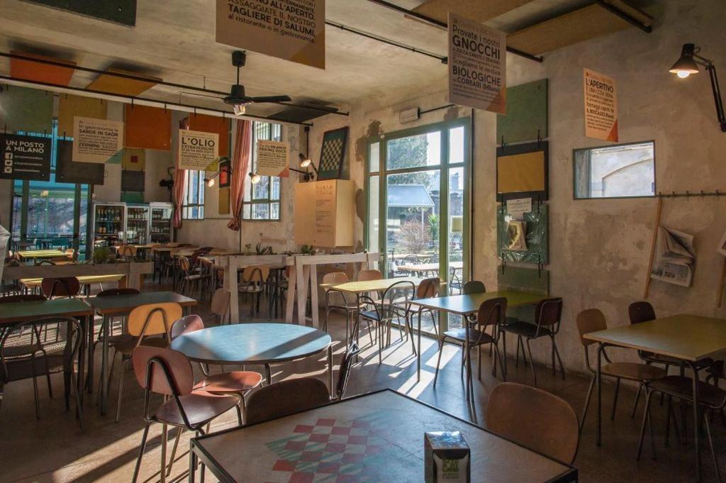 Un Posto A - All'interno Di Cascina Del 700 Mailand