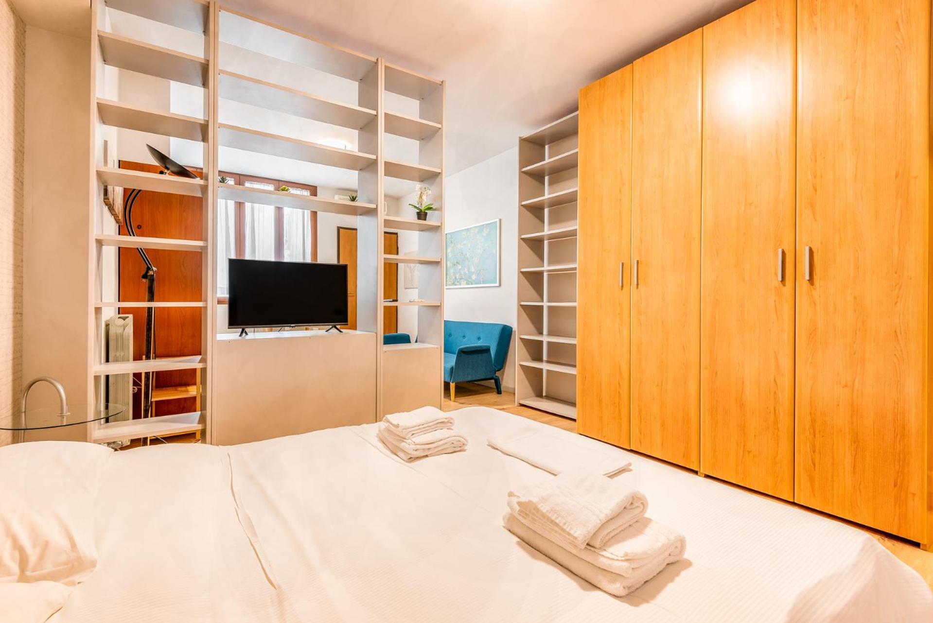 Confy 2pax- Via Tartini, 26