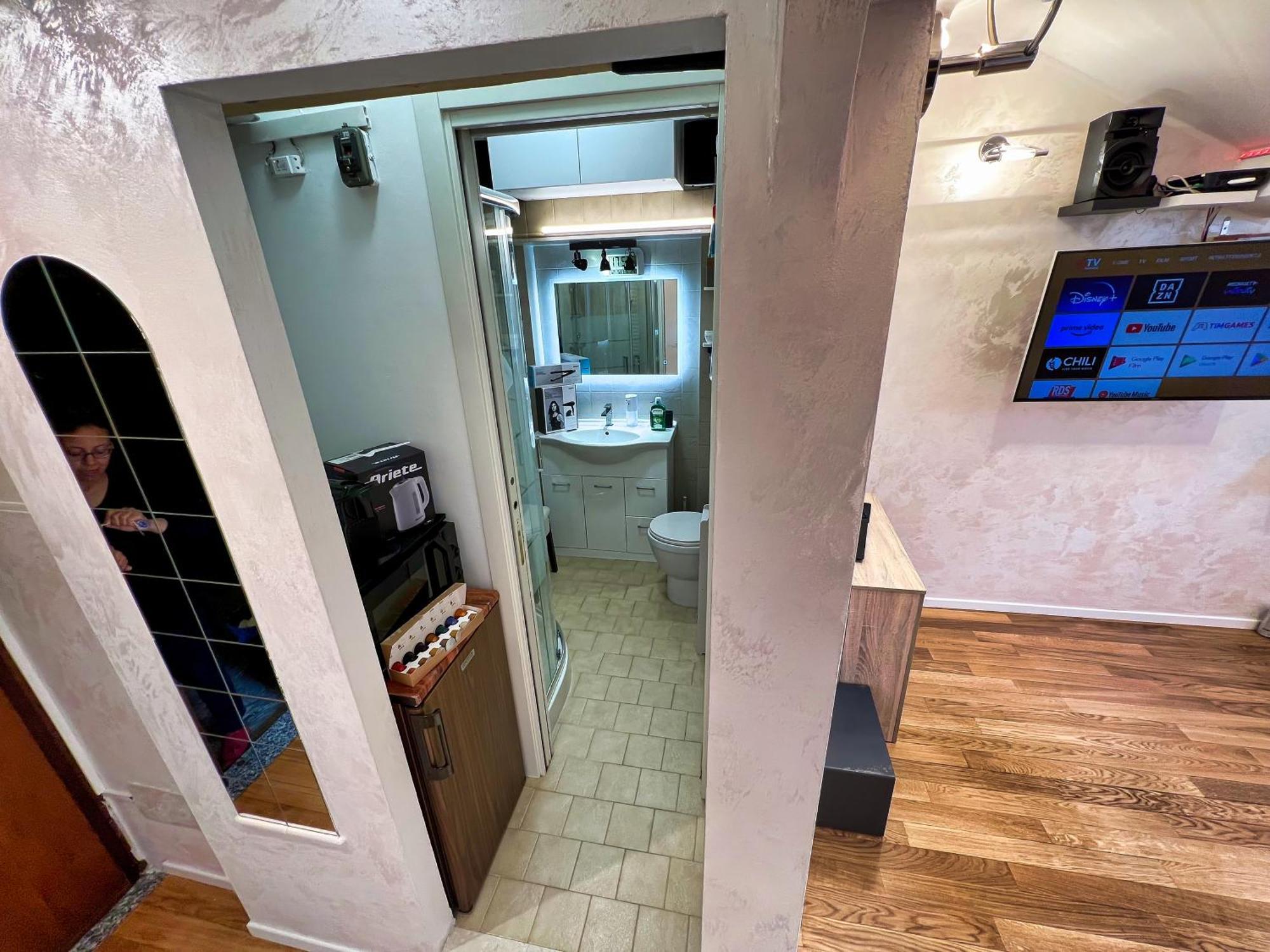 Apartment Taxi No-Need B&B - Metro, Train Station, Nightlife And Restaurants *