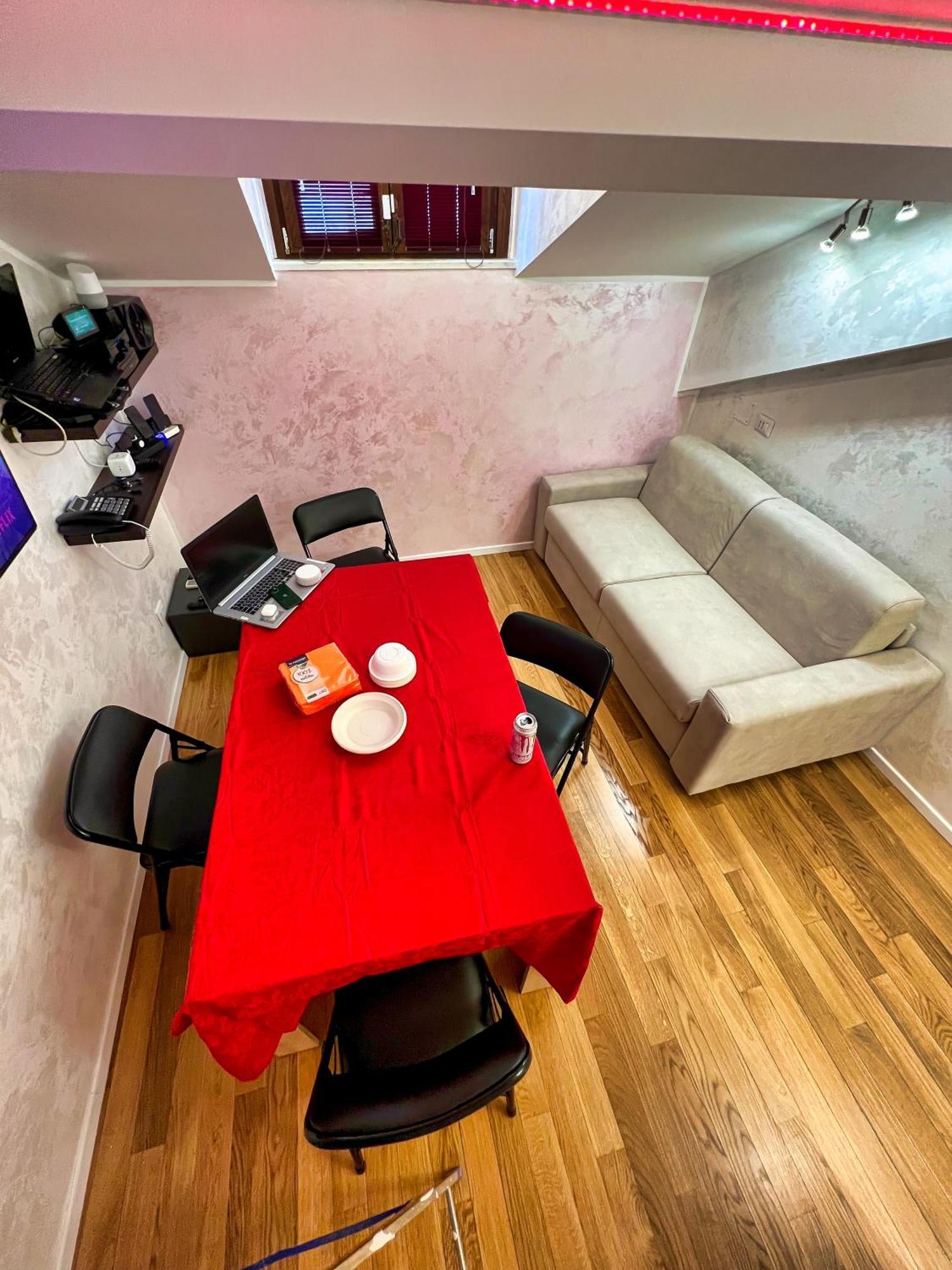 Apartment Taxi No-Need B&B - Metro, Train Station, Nightlife And Restaurants