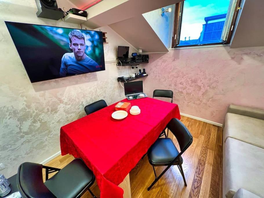 Taxi No-Need B&B - Metro, Train Station, Nightlife And Restaurants Apartment *