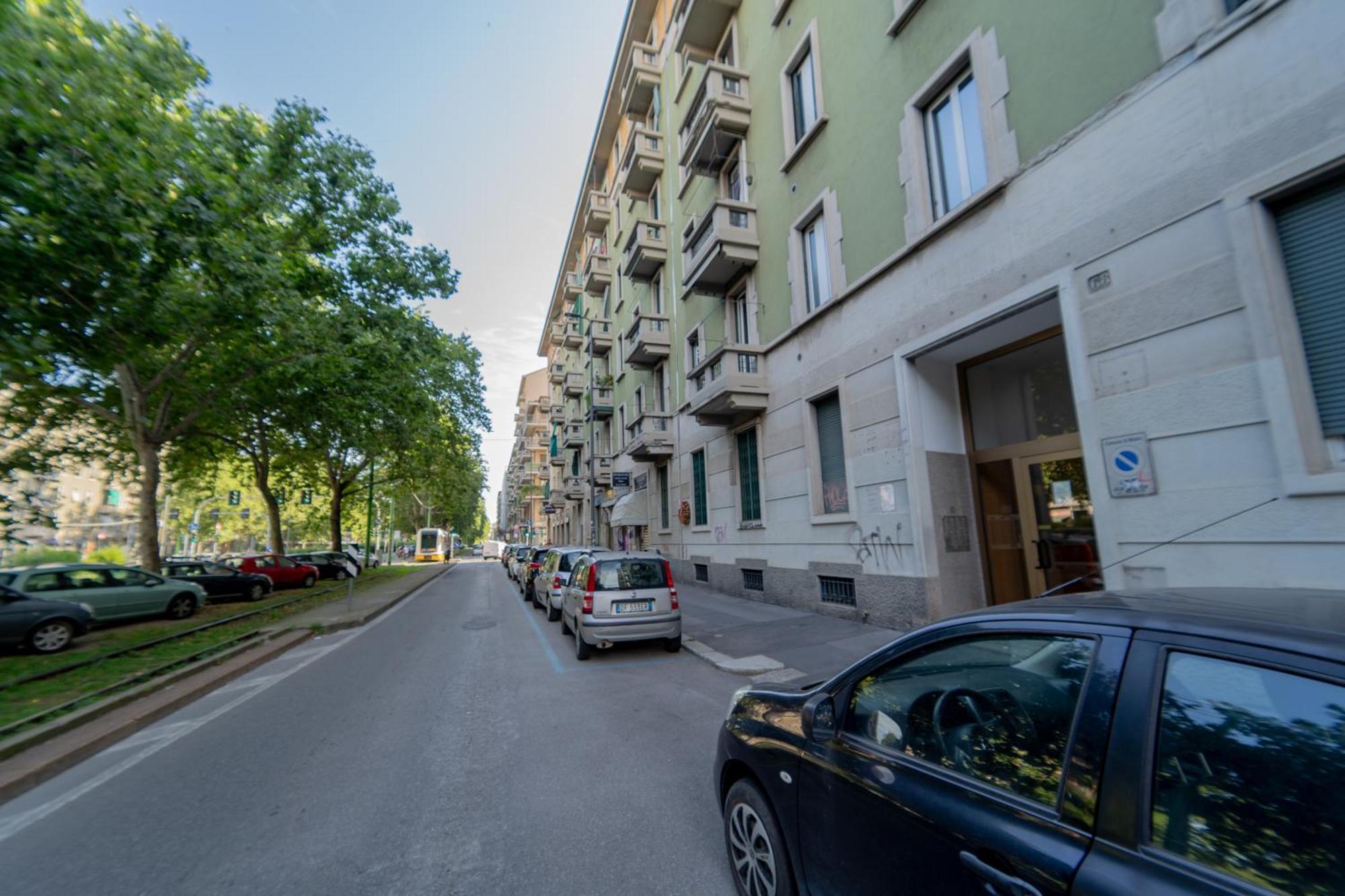 Apartment Near Metro-m5