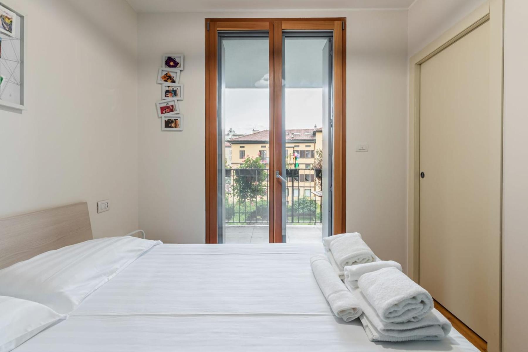 Homeby, Oasis * Mailand