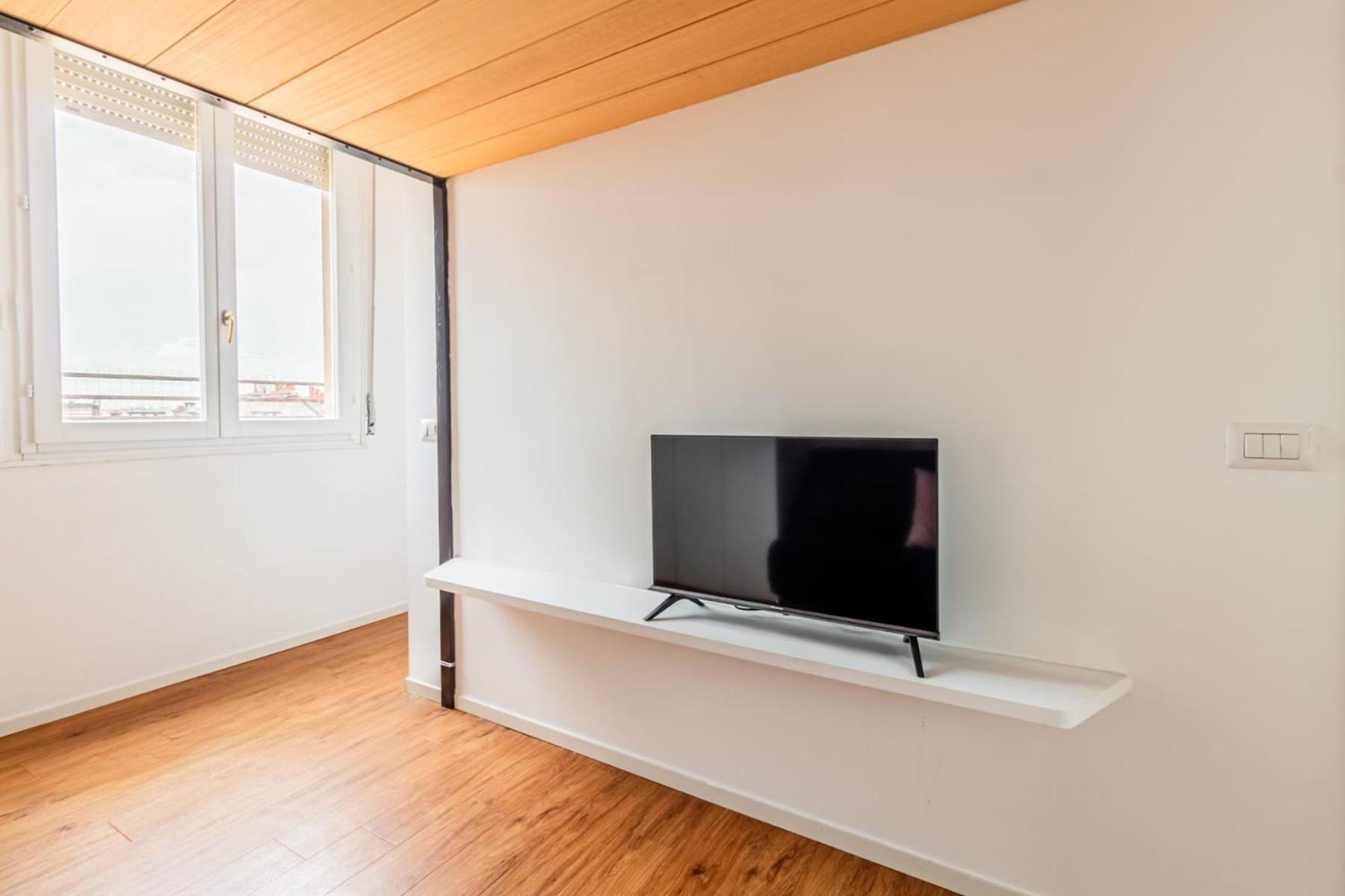 Homeby, Cozy Penthouse * Milan