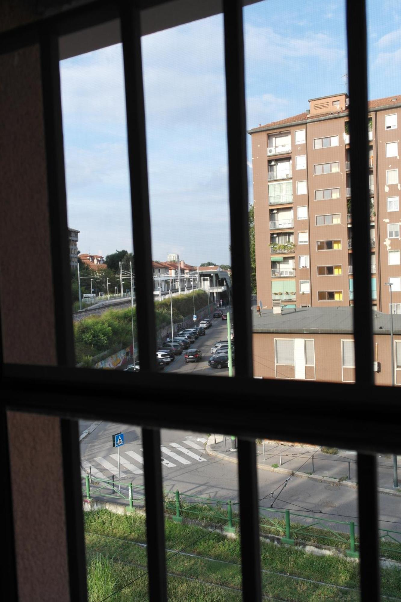 Luminoso Bilocale Zona Tibaldi Bocconi *