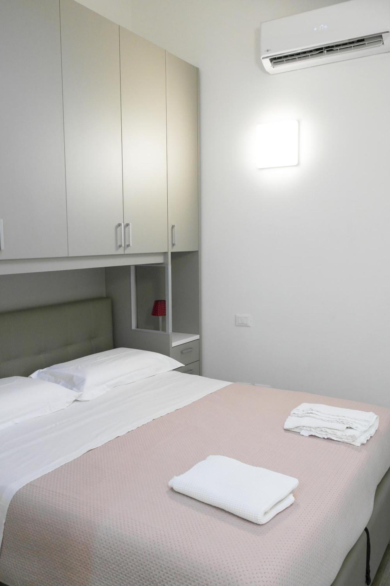 Luminoso Bilocale Zona Tibaldi Bocconi *