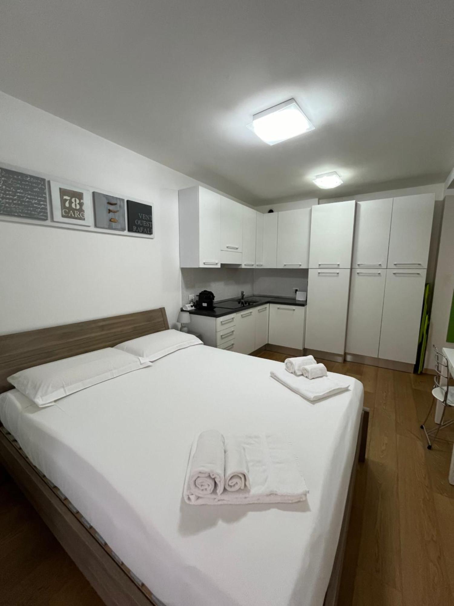 Nest For Two Three Min From Duomo Apartamento Milão