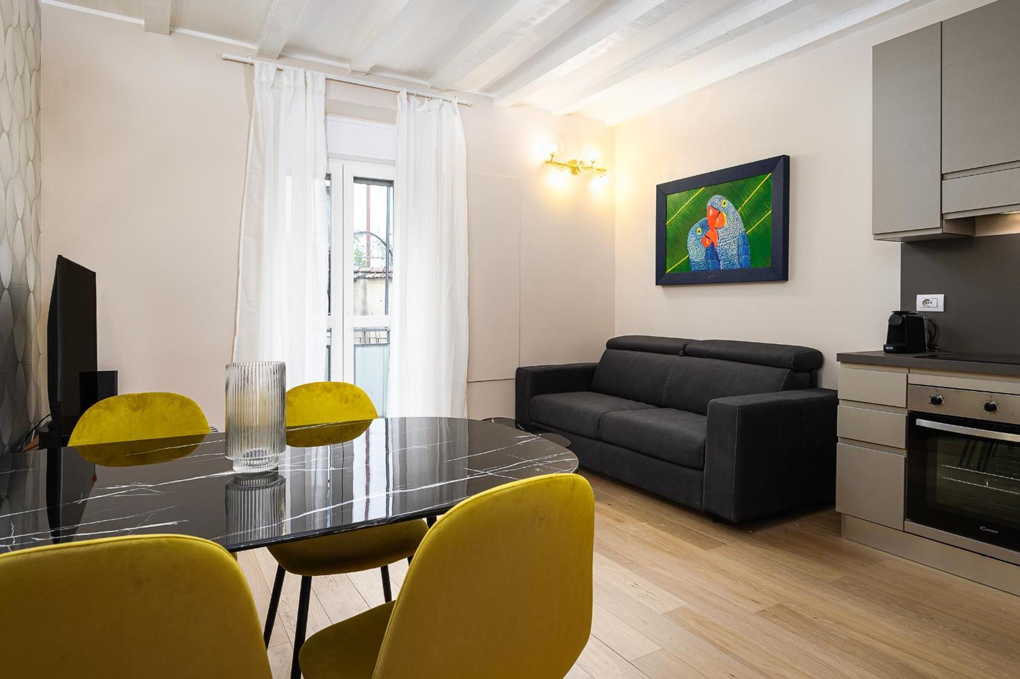 Arco Della Pace - Stylish In The Heart Of Mailand