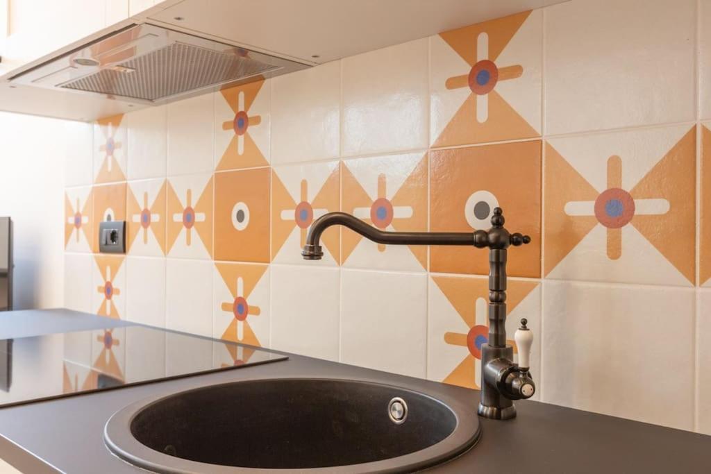 4fo6 Navigli-duomo -yellow Chic -