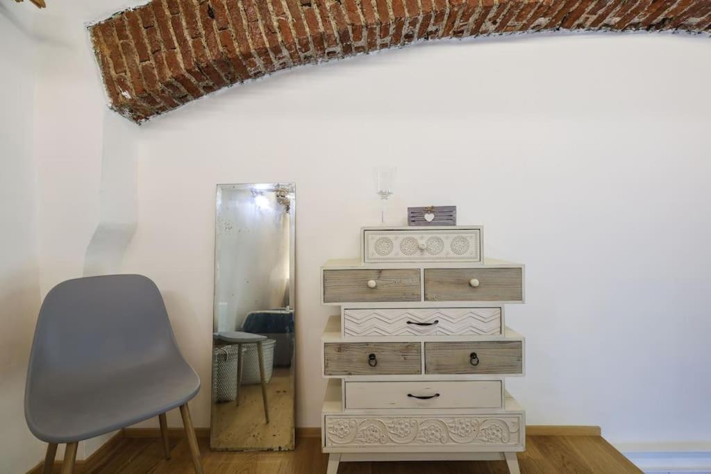 Cozy Loft Near Navigli, Close To Duomo And Bocconi - Italy Flat Vacation