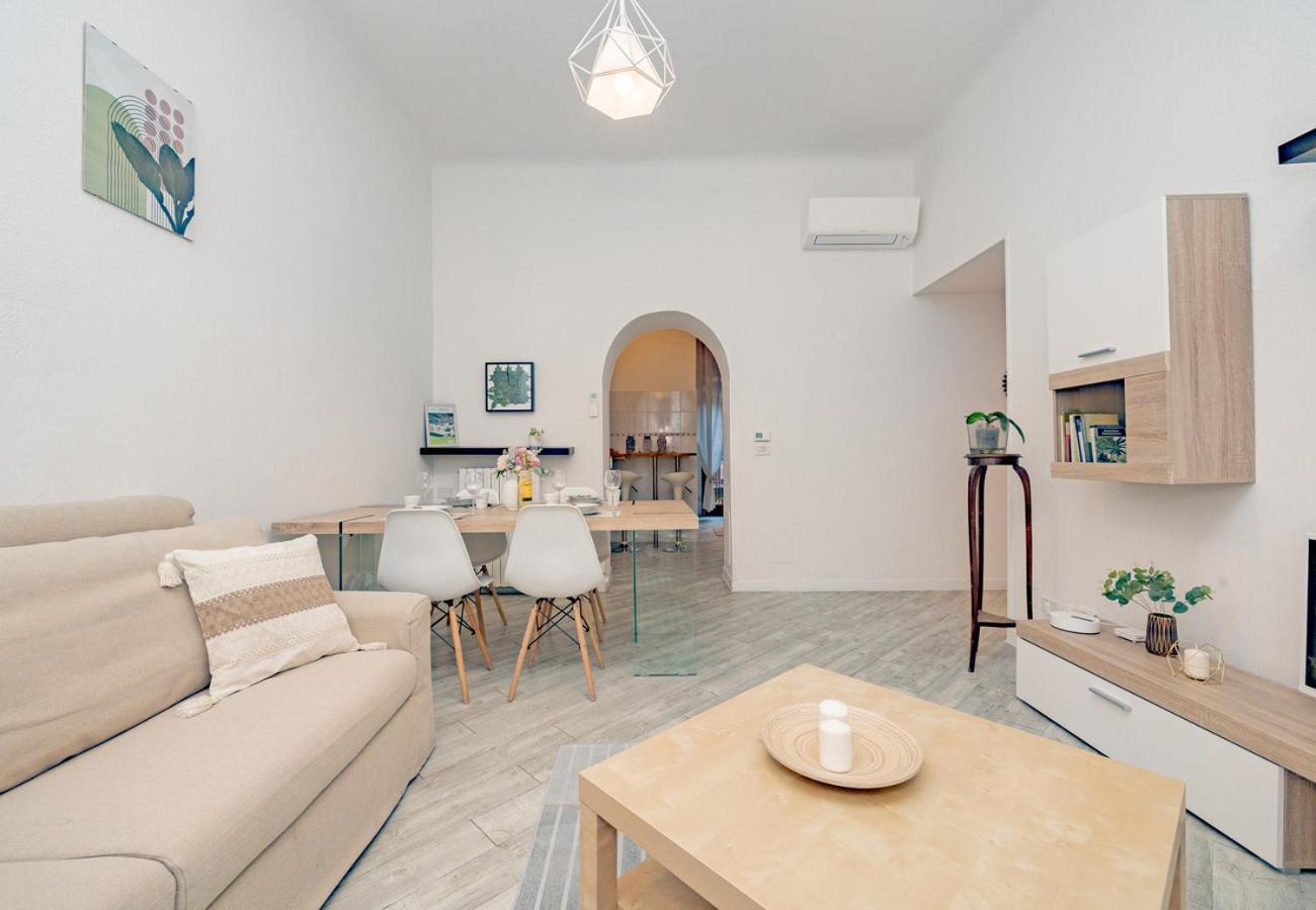 Turrohouse-Duomo 12 Minutes Away Apartment