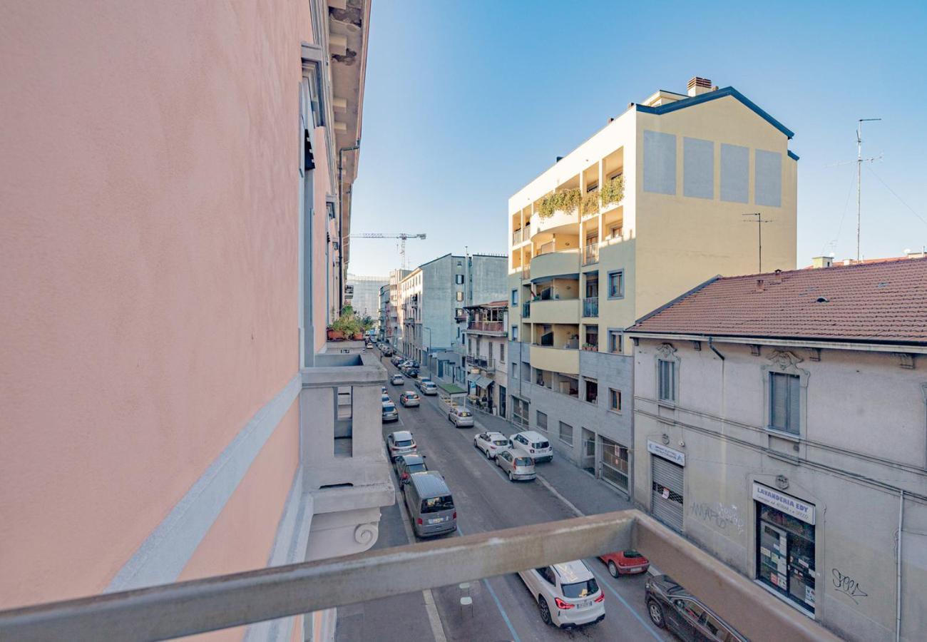 Turrohouse-Duomo 12 Minutes Away Apartment *