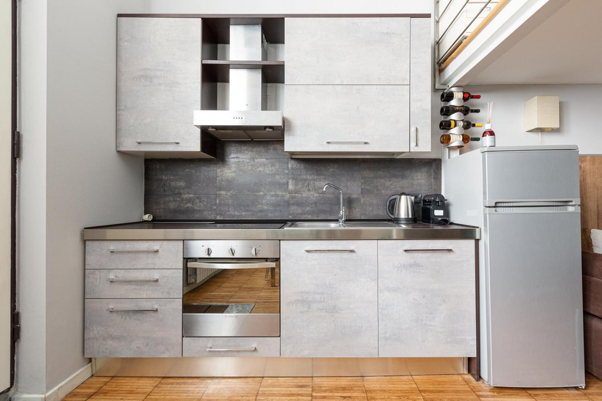 - Gorla M1 Modern Studio! Apartment
