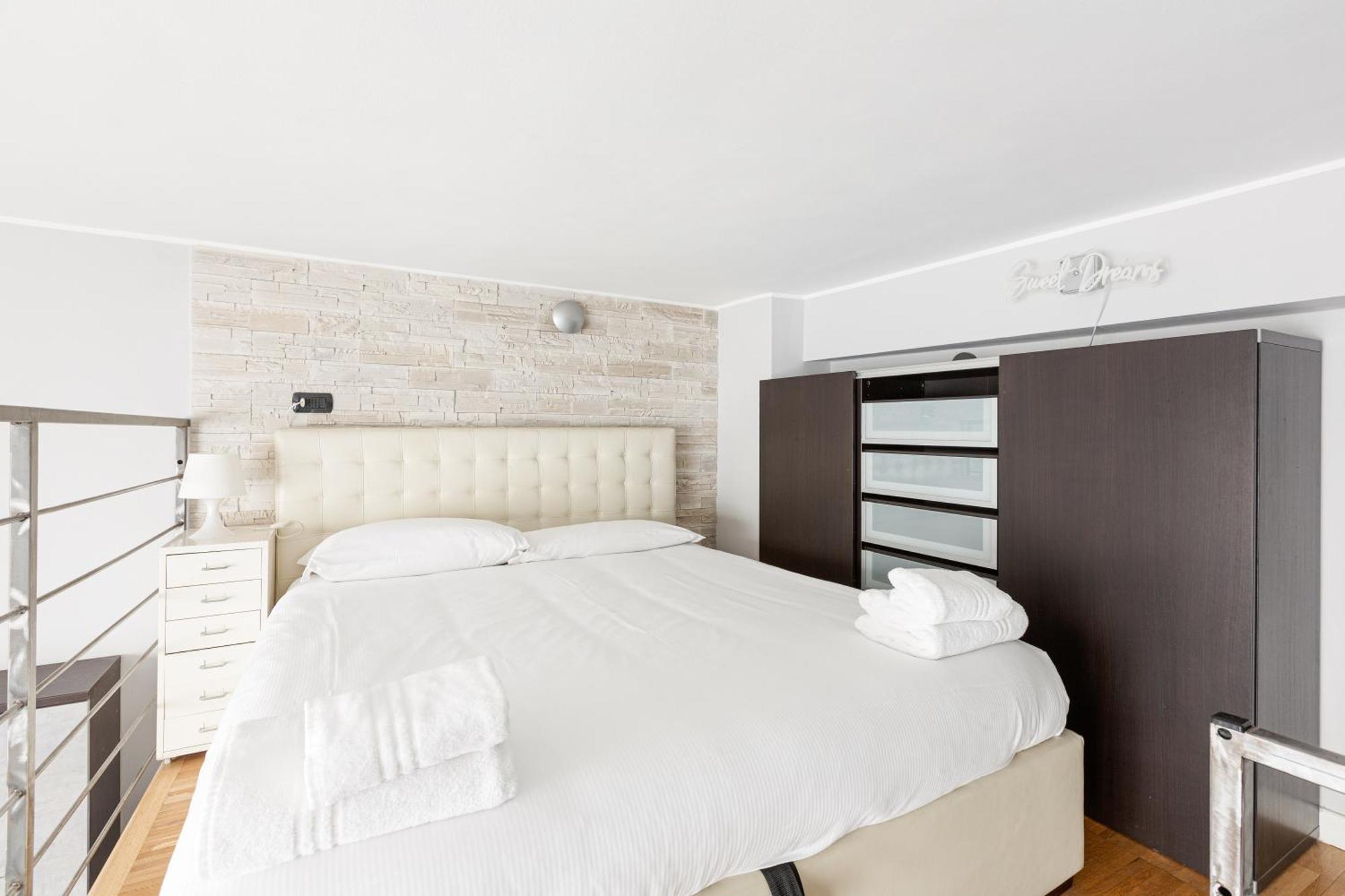 - Gorla M1 Modern Studio! Apartment *
