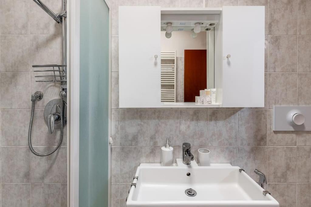 Apartment The First - Central Station Milan
