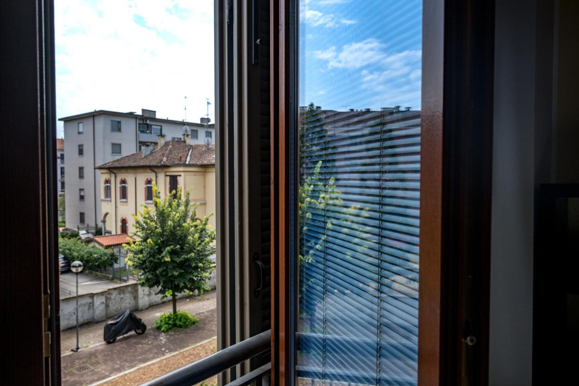 Cozy Rogoredo Next To The Metro And Train Station *