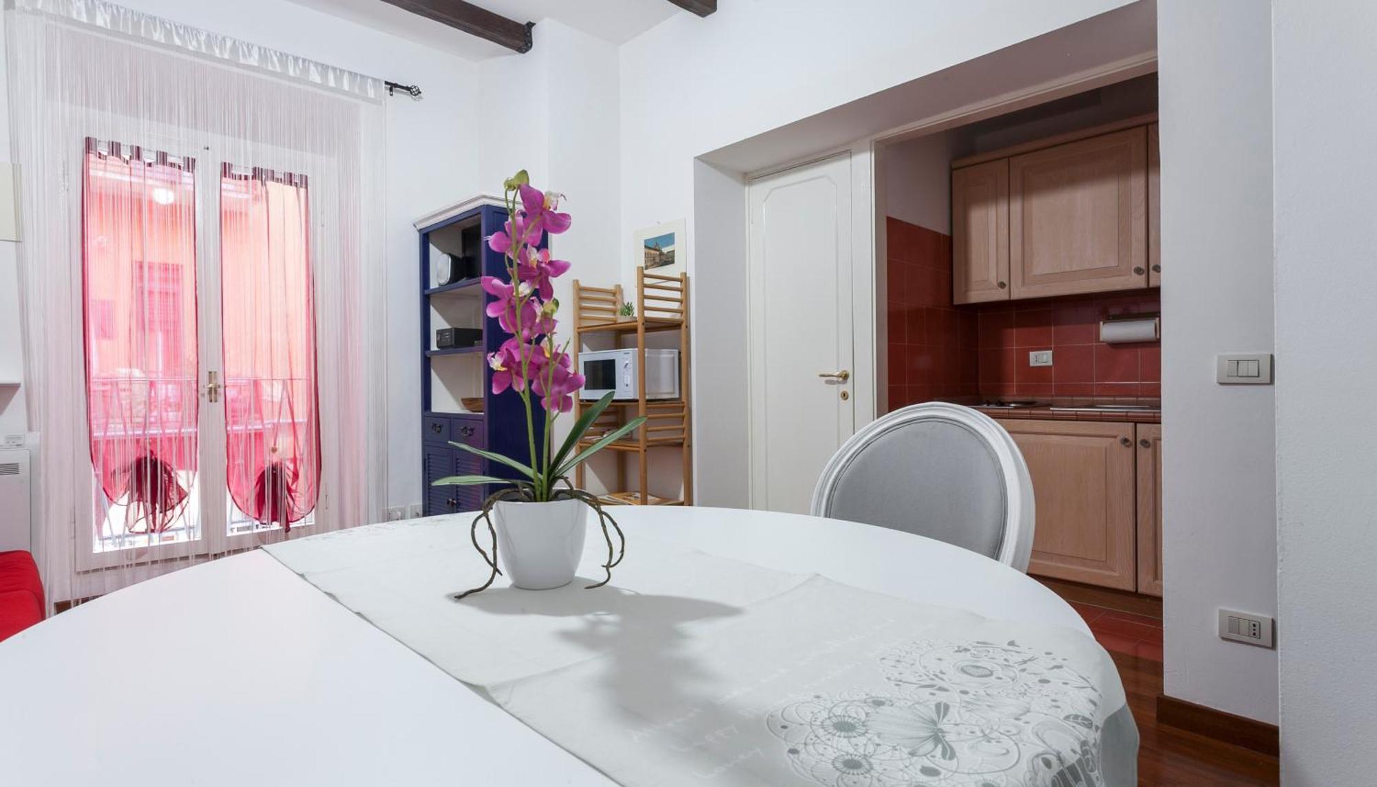 Apartamento Bwr - Beautiful Loft Near The Duomo In Milan, Lamarmora