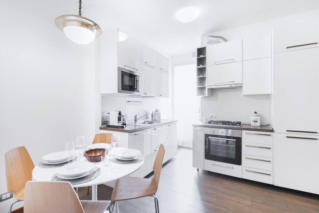 Easylife - Elegance A Few Steps From Citylife Next To M2 Pagano * Mailand