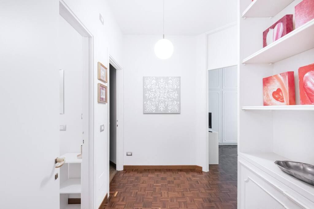 Easylife - Elegance A Few Steps From Citylife Next To M2 Pagano Apartment *