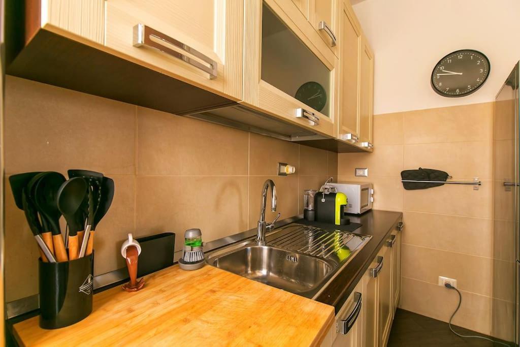 Exclusive & Strategic 2-bedroom Apartment, 50m From M4 Mailand