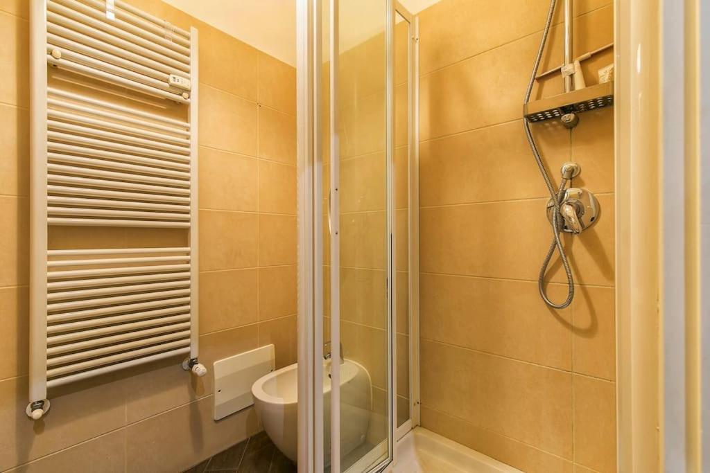 Exclusive & Strategic 2-bedroom Apartment, 50m From M4 Mailand