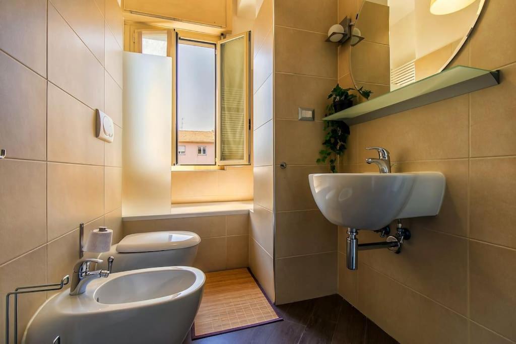 Exclusive & Strategic 2-bedroom Apartment, 50m From M4 Apartment Mailand
