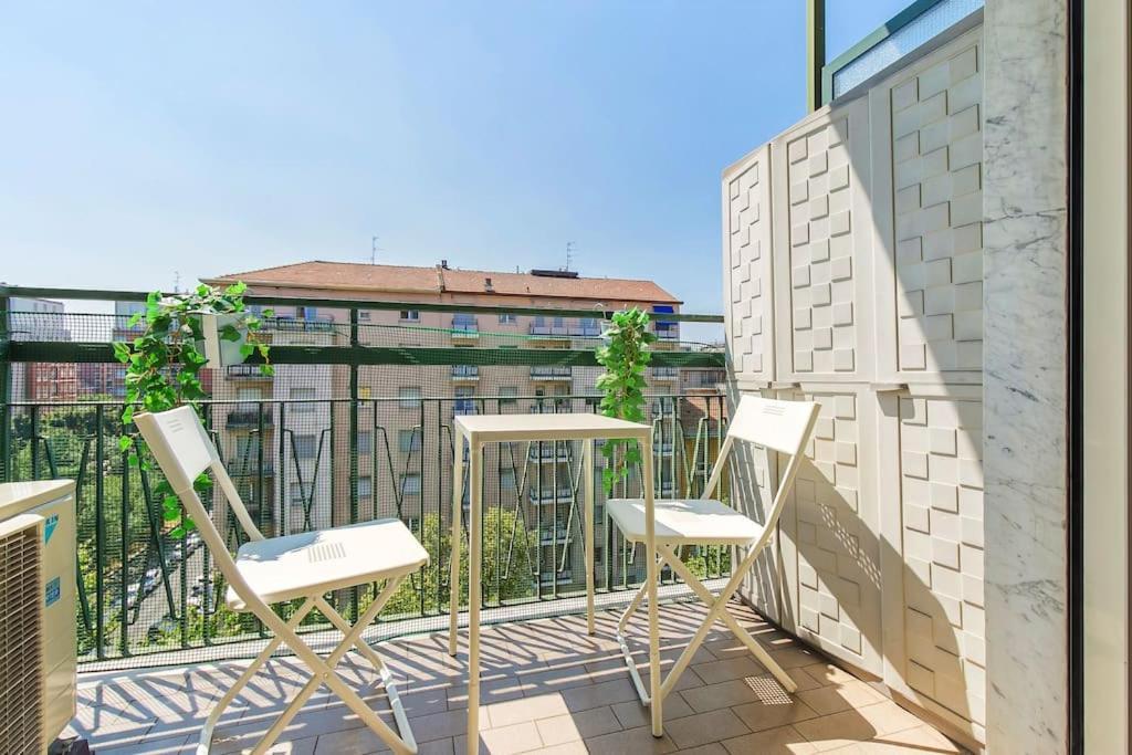 Exclusive & Strategic 2-bedroom Apartment, 50m From M4 Mailand