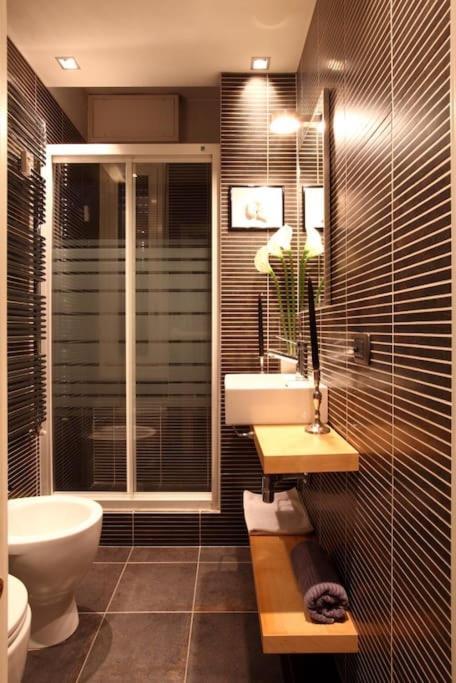 Accogliente Bilocale Vicino Metropolitana Apartamento Milão