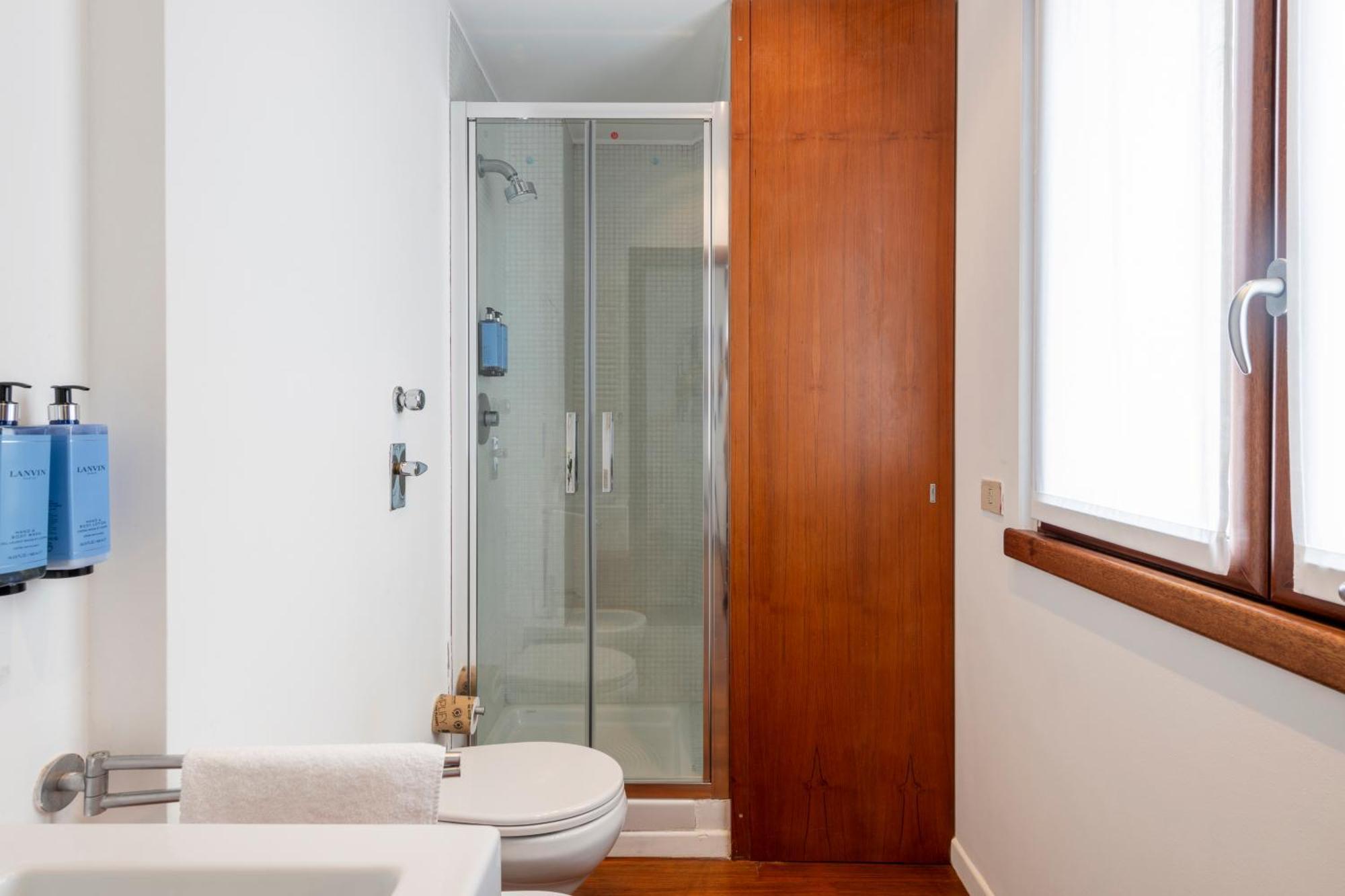 Royal Luxury P.zza Della Repubblica Aparthotel *