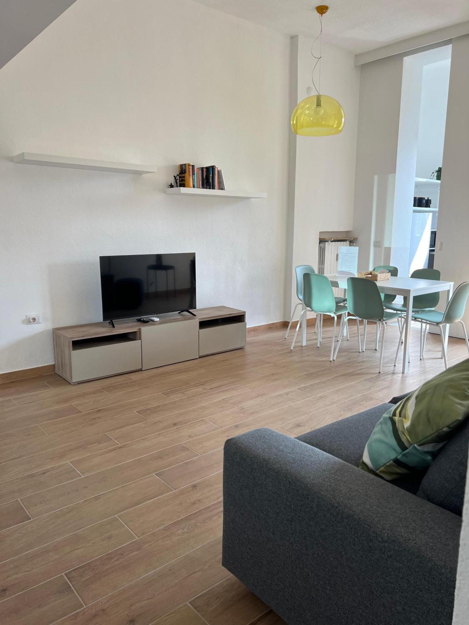 Apartamento New With Balcony, Isola Bosco Verticale Milão