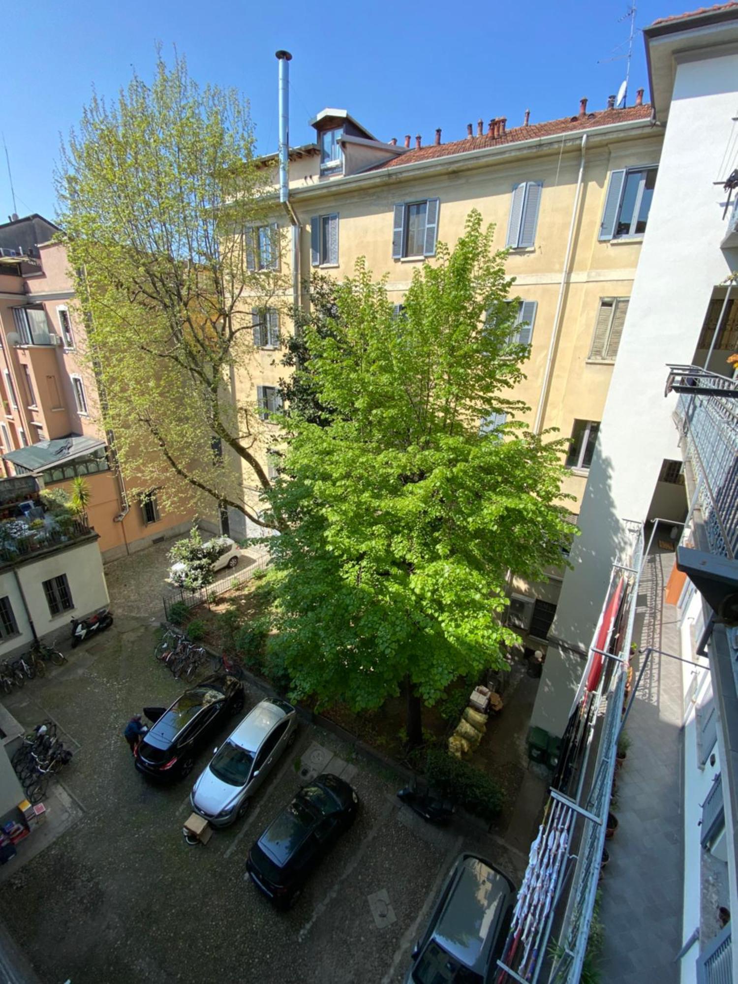 Apartment Bilocale - Zona Isola Milan