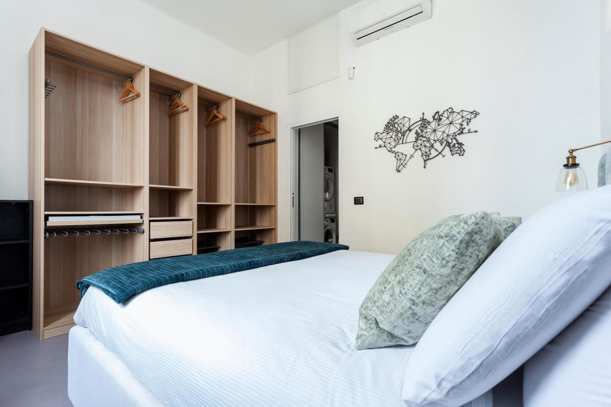 Stylish Industrial Flat Mailand